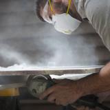lavoro manodopera occhi stressati e occhi gonfi
